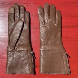 Carolina Amato Tan Tech Leather Gloves